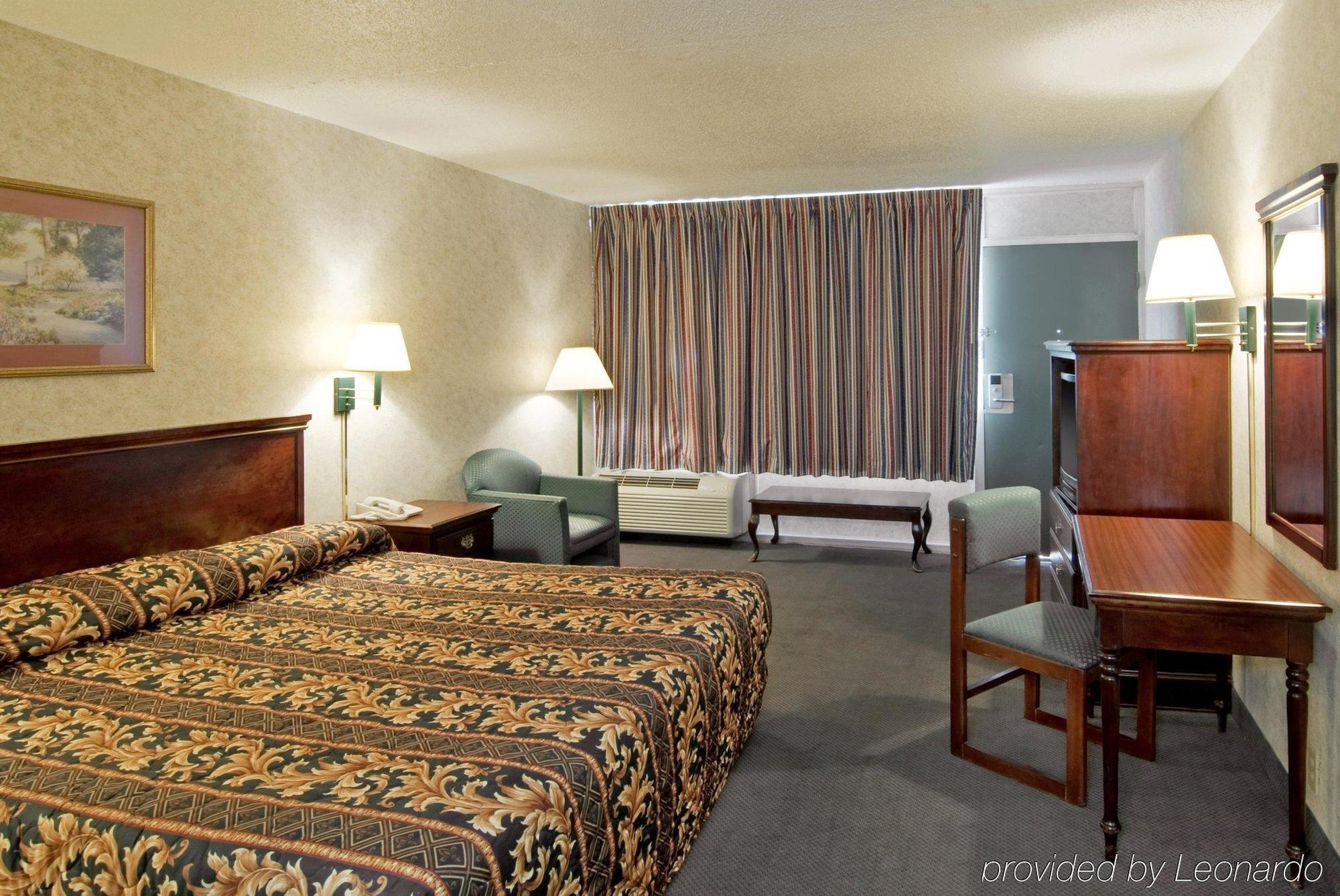 America'S Best Value Inn & Suites - Memphis/Graceland Quarto foto